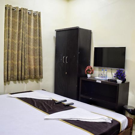 Skyotel Hotels & Banquets Vijayawada Bagian luar foto