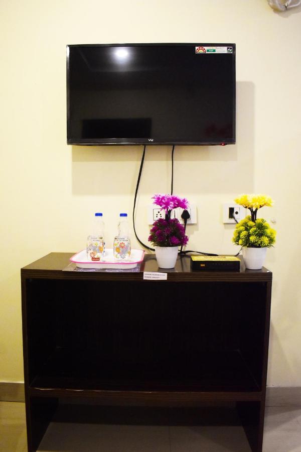Skyotel Hotels & Banquets Vijayawada Bagian luar foto