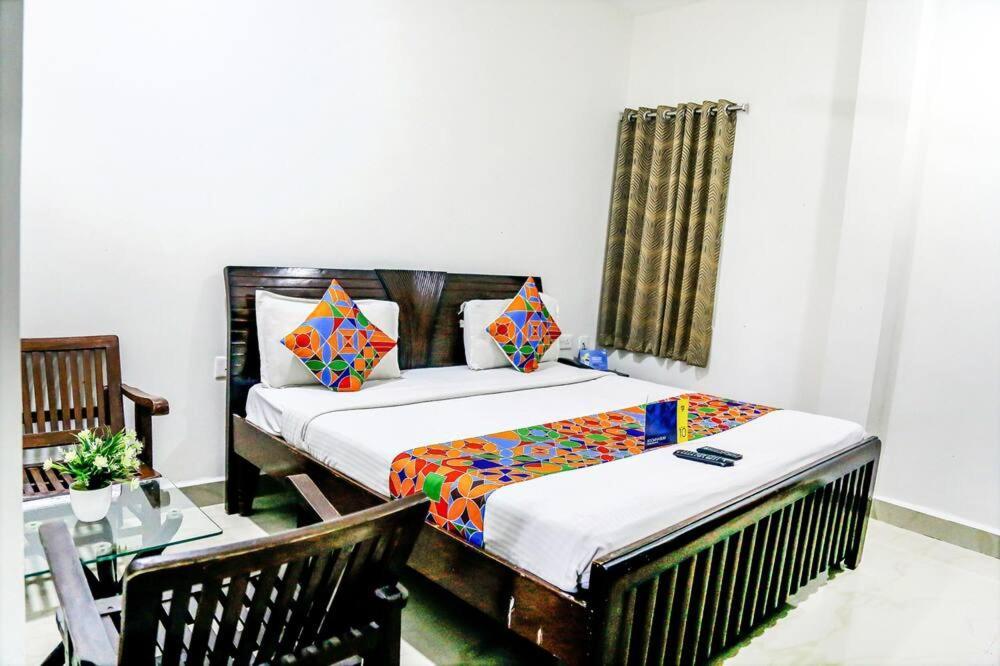 Skyotel Hotels & Banquets Vijayawada Bagian luar foto